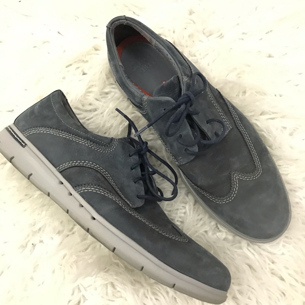 Clark’s 1825 suede shoes size 11